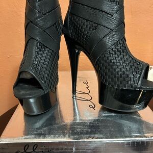 Ellie Black Peep-Toe High Heels new in box